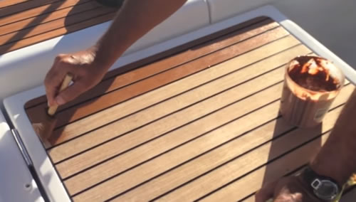 How to apply teak protector